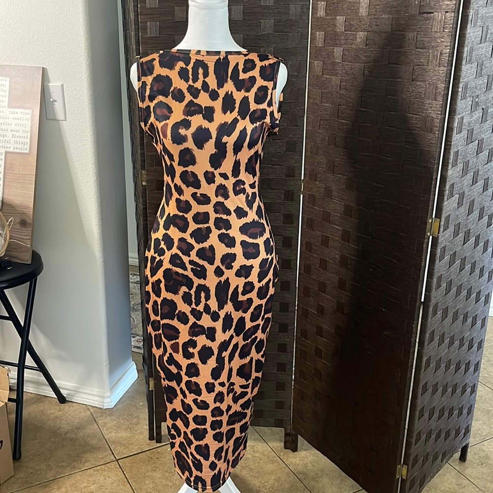 Stretchy cheetah dress
